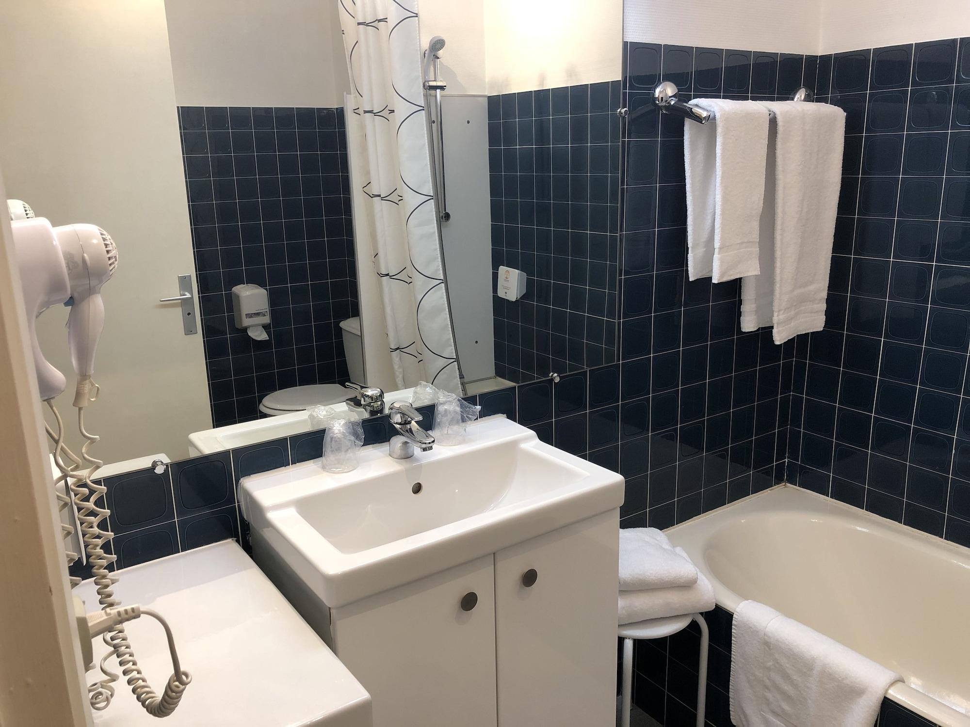 Adonis Lyon Est Hotel Artys Saint-Priest-en-Jarez Dış mekan fotoğraf