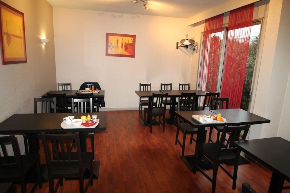 Adonis Lyon Est Hotel Artys Saint-Priest-en-Jarez Dış mekan fotoğraf