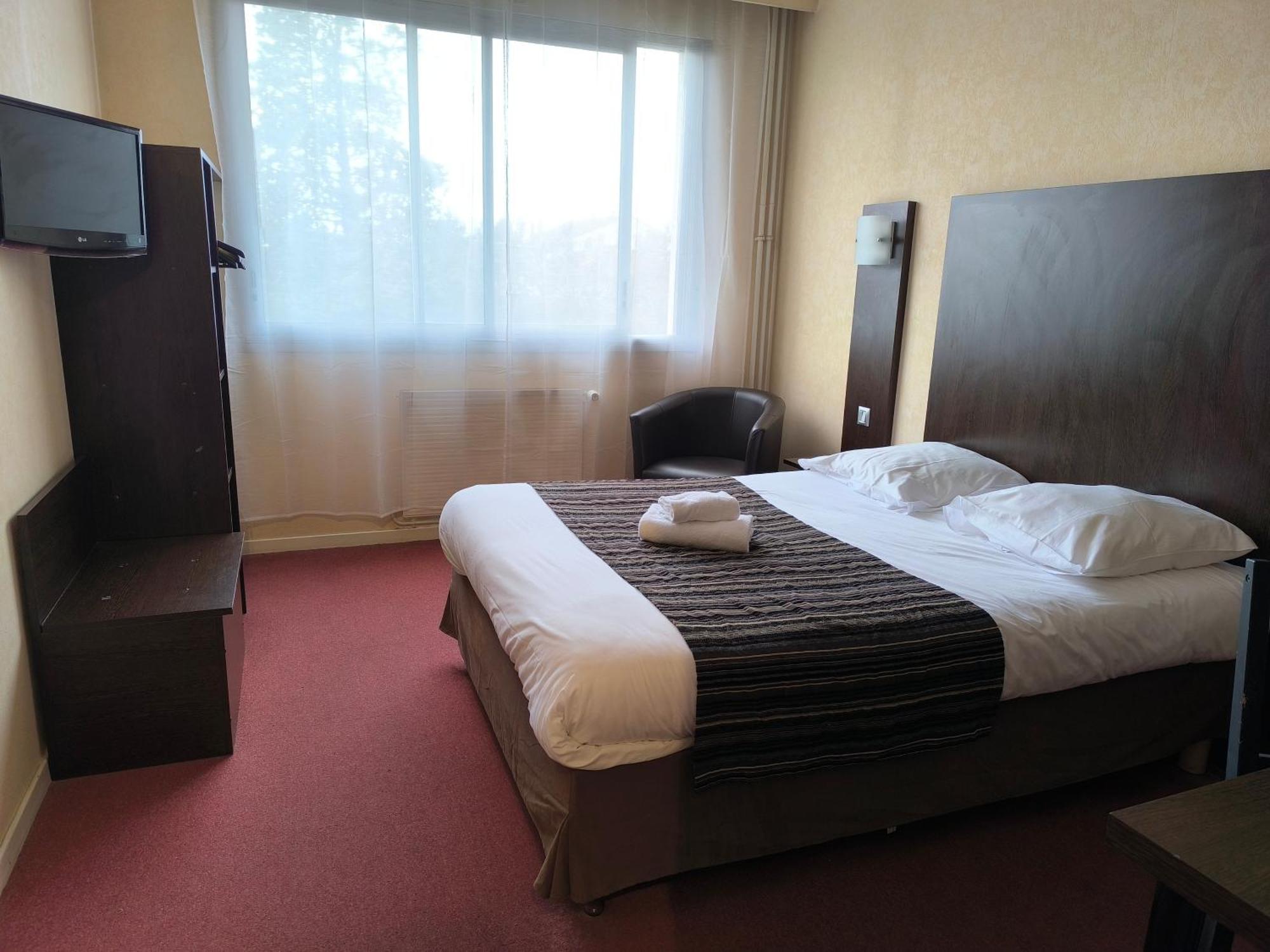 Adonis Lyon Est Hotel Artys Saint-Priest-en-Jarez Dış mekan fotoğraf