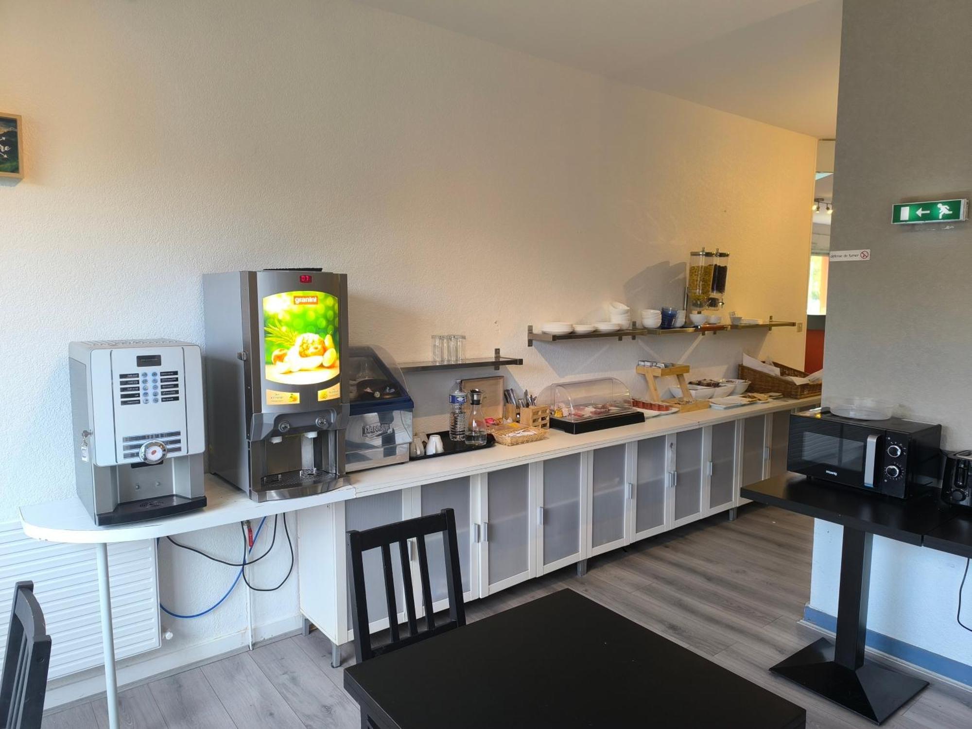 Adonis Lyon Est Hotel Artys Saint-Priest-en-Jarez Dış mekan fotoğraf
