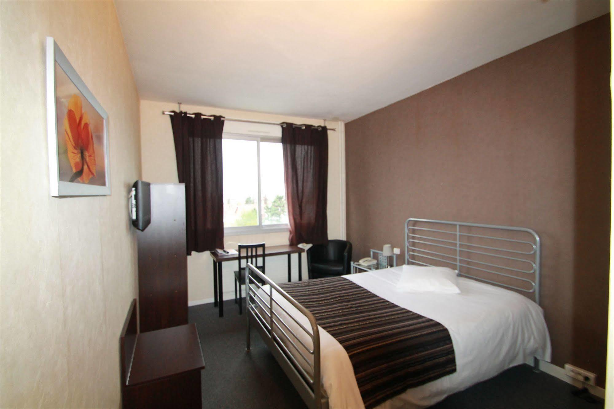 Adonis Lyon Est Hotel Artys Saint-Priest-en-Jarez Dış mekan fotoğraf